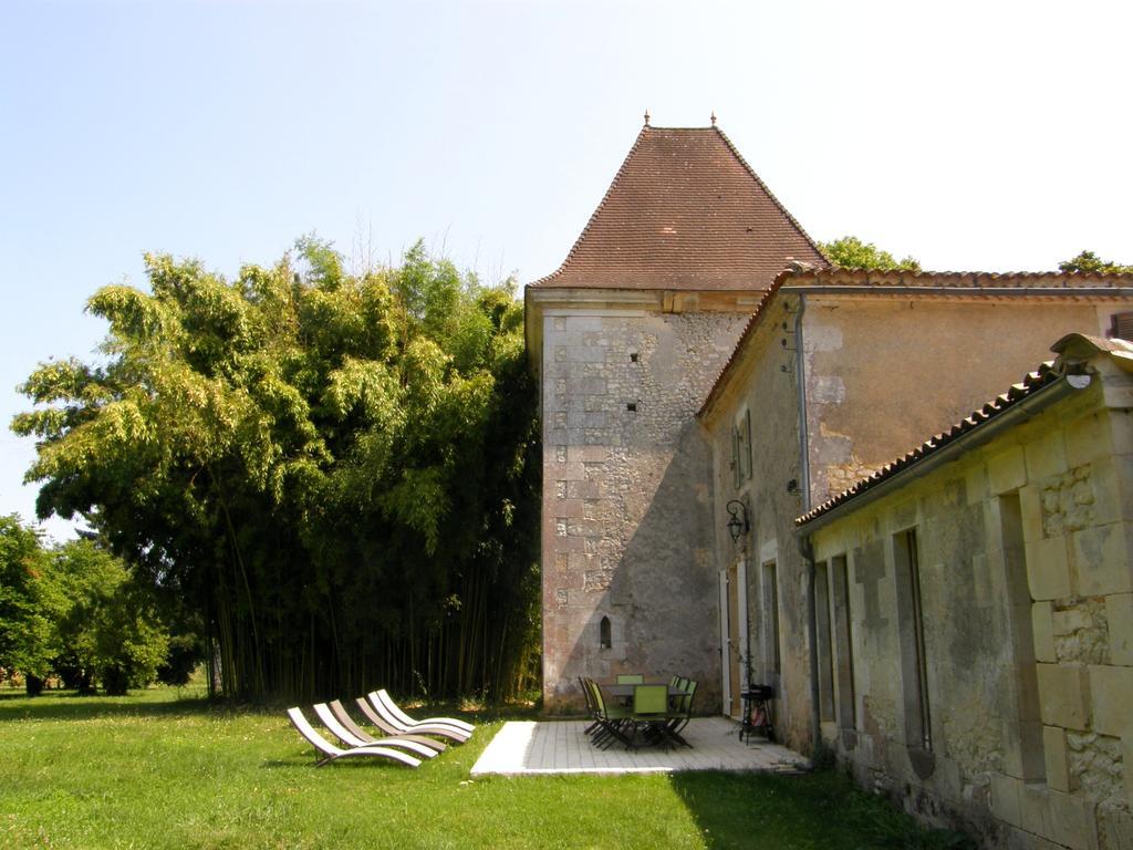 Chateau De Puyrigaud Bed & Breakfast Leoville Exterior photo